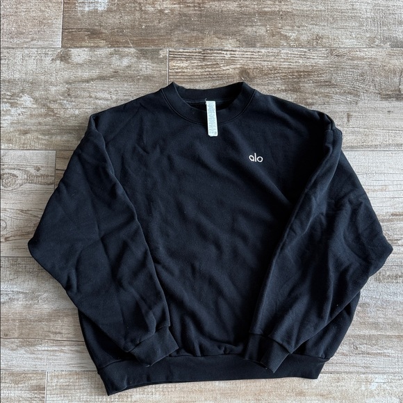 ALO Yoga Classic Black Crewneck Sweater - Picture 1 of 4